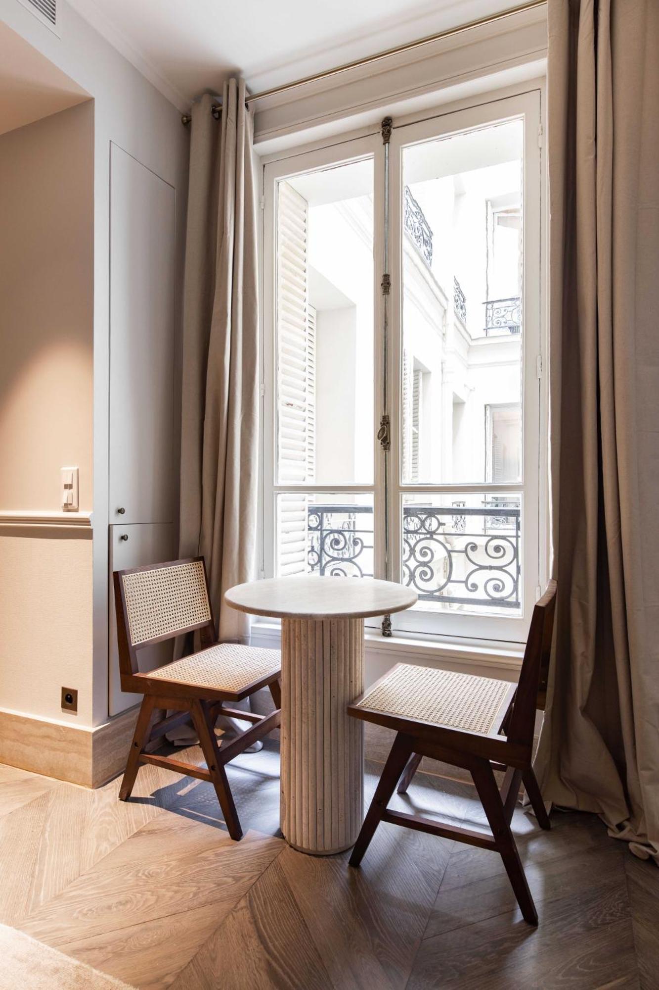 Stylish - 1br-4p - Vendome Square *